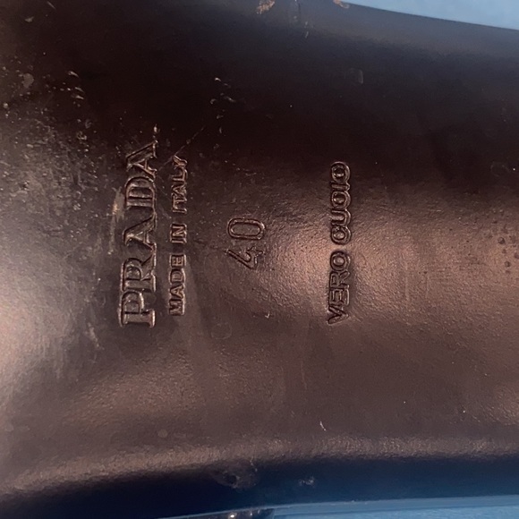 Prada black patent leather thong sandals size 40 - Picture 5 of 7